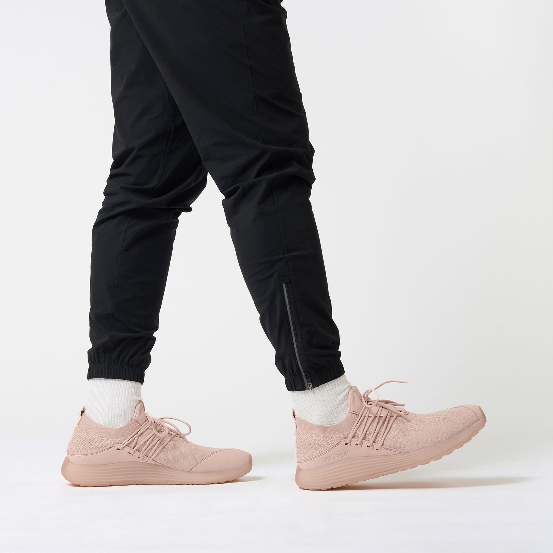 LANEEIGHT-TRAINER-AD-1-HimalayanPink-MensOnFoot